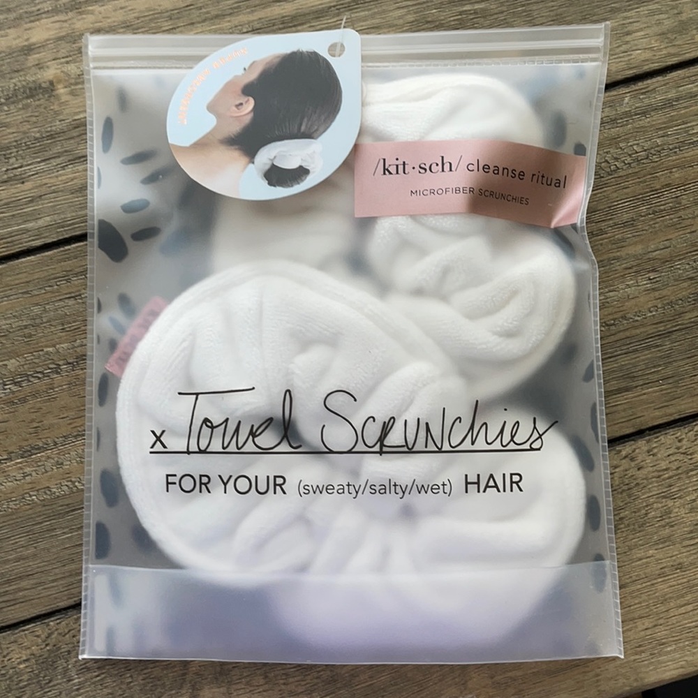 NWT kit•sch Towel Scrunchies